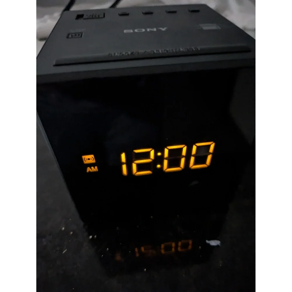 Sony ICF-C1 Desktop Alarm Clock AM FM‎ Radio Black Sony ICFC1 Cube
